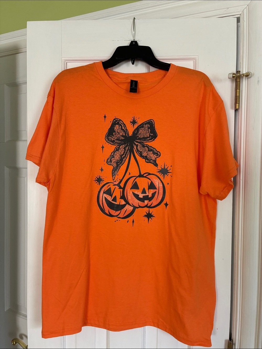 Gildan Orange Halloween Jack-O'-Lantern Graphic Tee